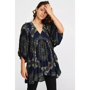 Free People Women's Cut Girl Talk Navy V Neck Balloon Sleeve Tunic Top Size S